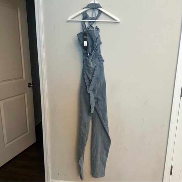 Fashion Nova It Girl Denim Jumpsuit - Light Wash Size XL NWT - Picture 8 of 10